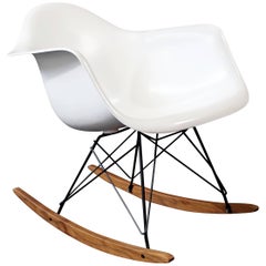 Mid-Century Modern Vintage Eames Herman Miller Shell Rocker Rocking Chair, 1970s