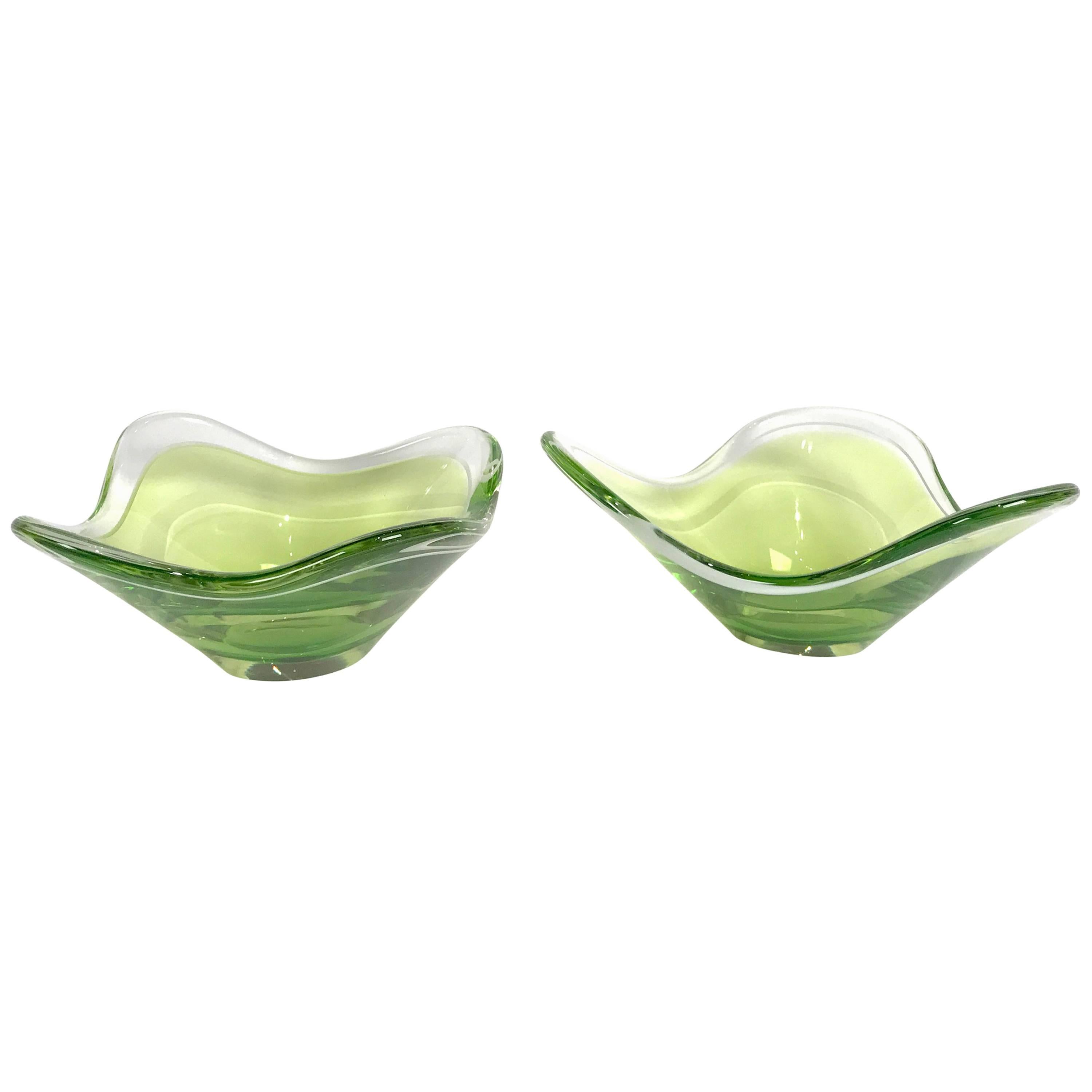 Two Matching Glass Bowls by Paul Kedelv for Flygsfors, 1955 For Sale
