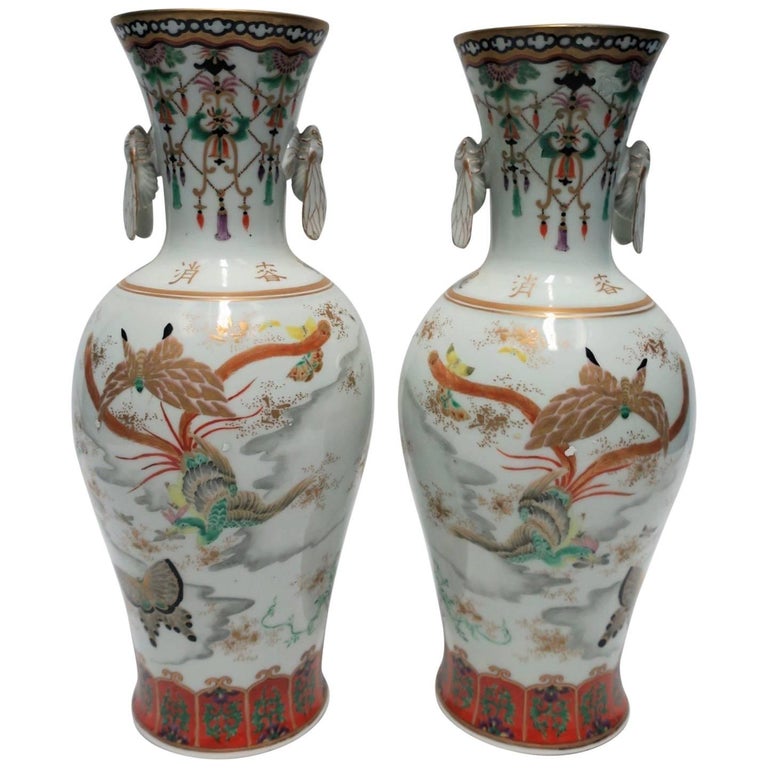 A Pair of Japanese Art Deco Satsuma Porcelain Vases; by Kinkozan at 1stdibs