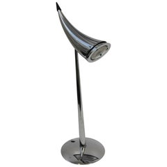 Lampe de table "Ara" en chrome italien de Philippe Starck pour Flos