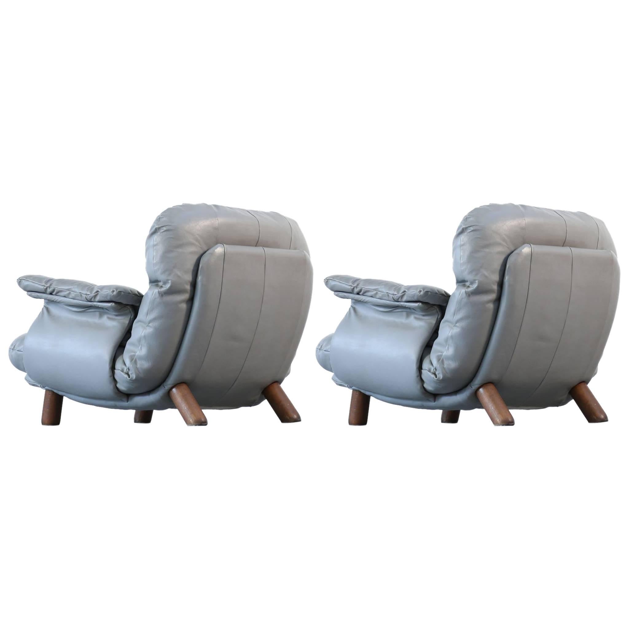 E. Cobianchi lounge chairs in grey leather, excellent condition, 1970s
In the style of Percival Lafer or Sergio Rodrigues