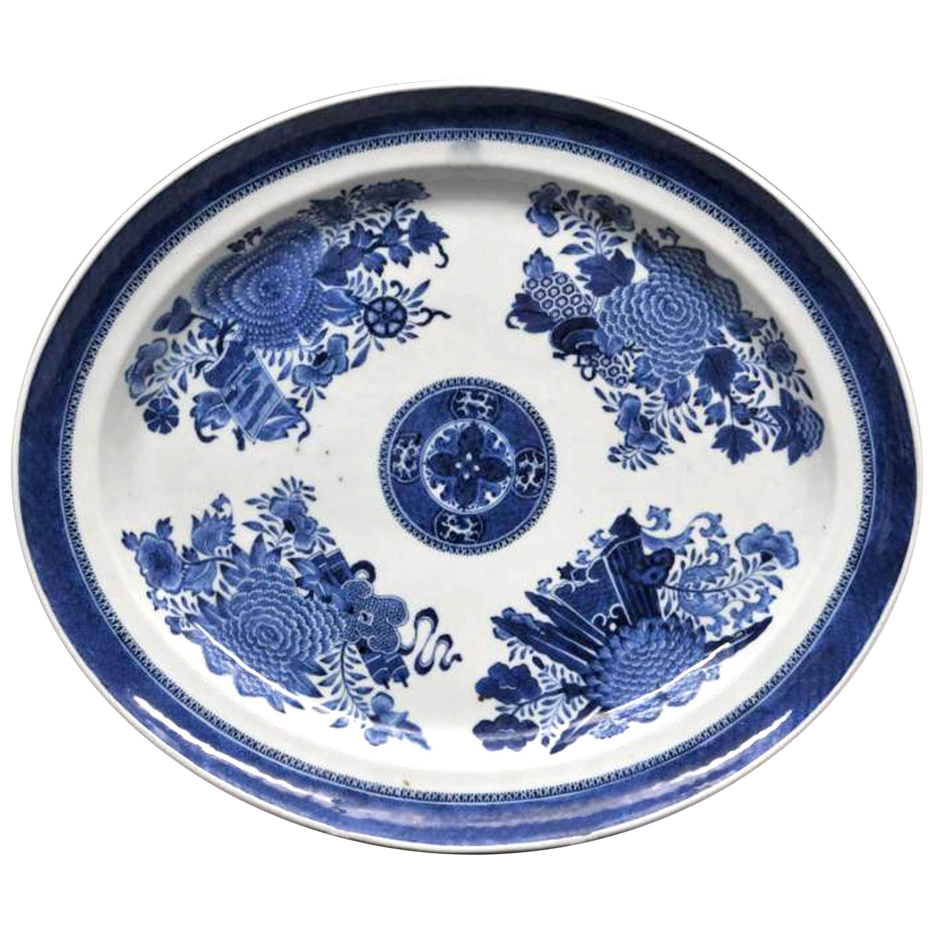 Chinese Export Porcelain Large Blue and White Fitzhugh Dish, circa 1790