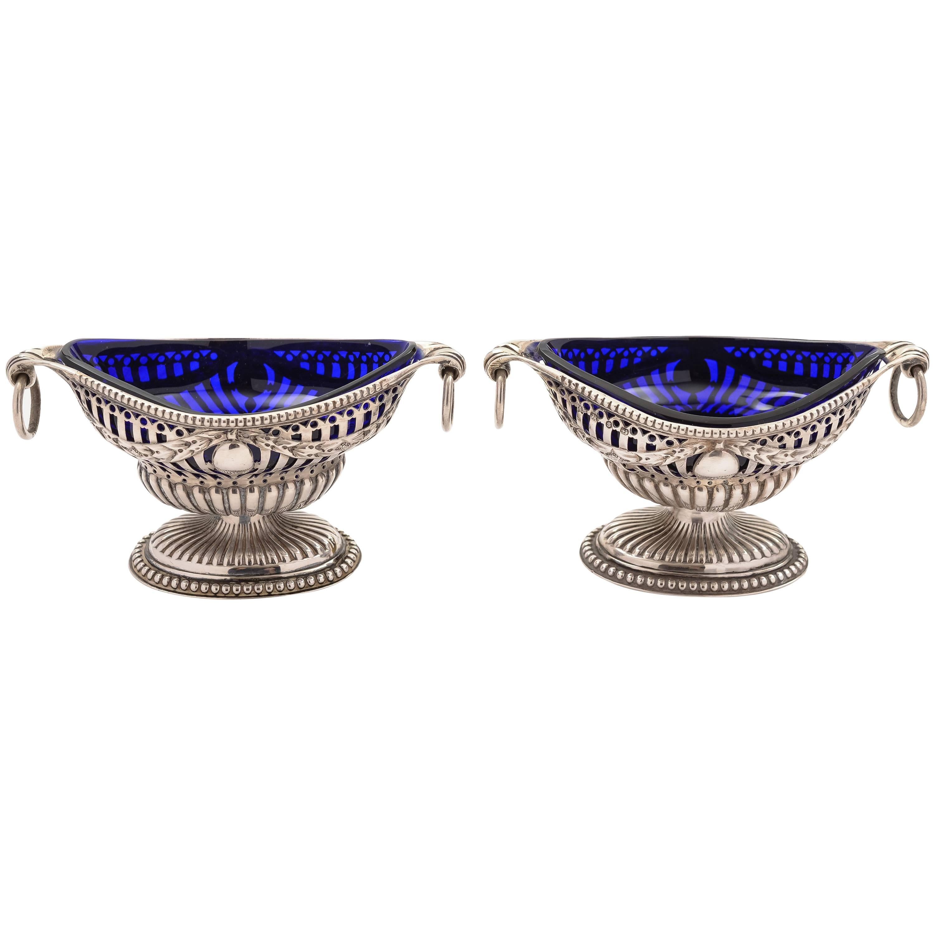 Victorian Cased Pair of Silver Salts, Birmingham, 1892 For Sale