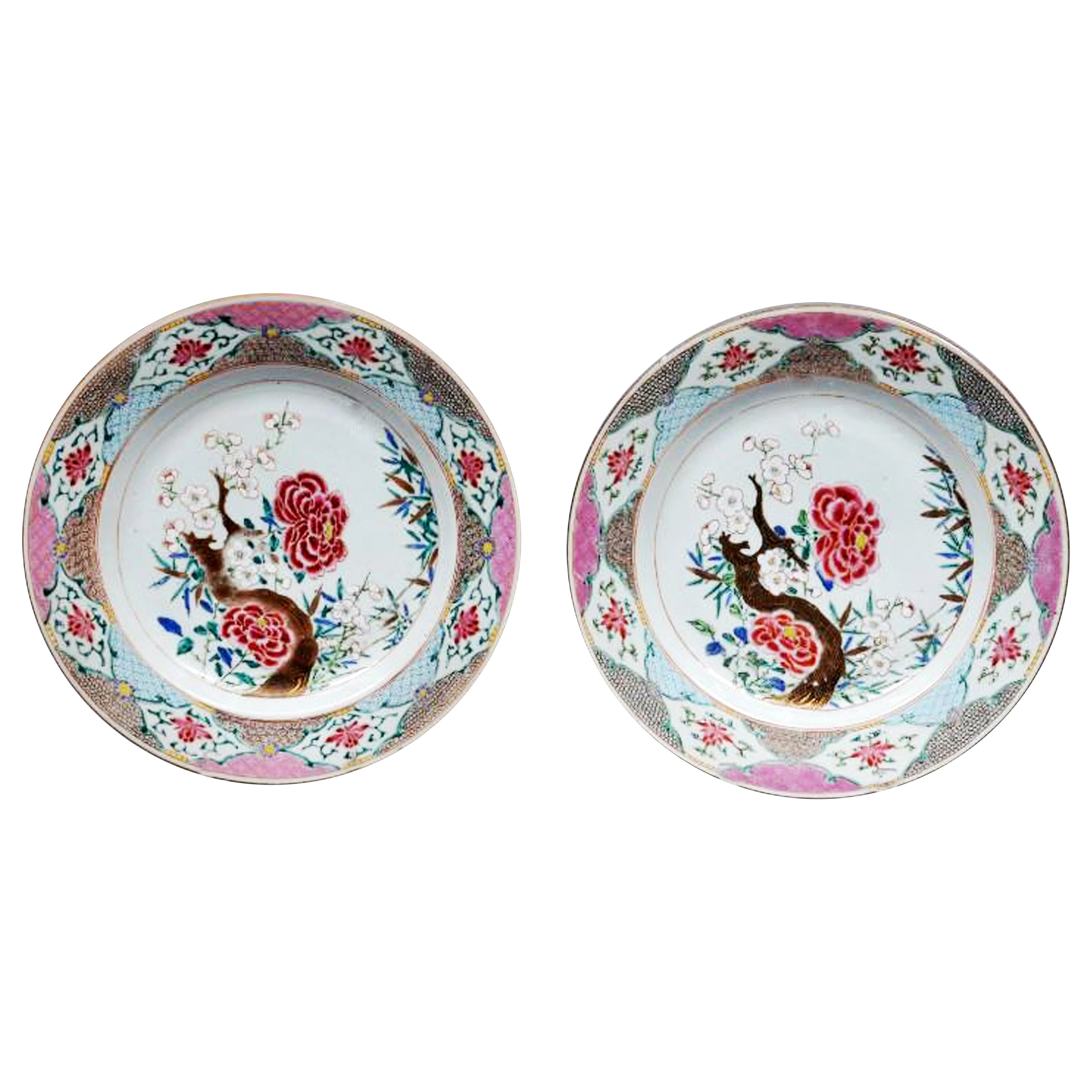 Grands plats en porcelaine d'exportation chinoise de la famille rose, vers 1765-1775