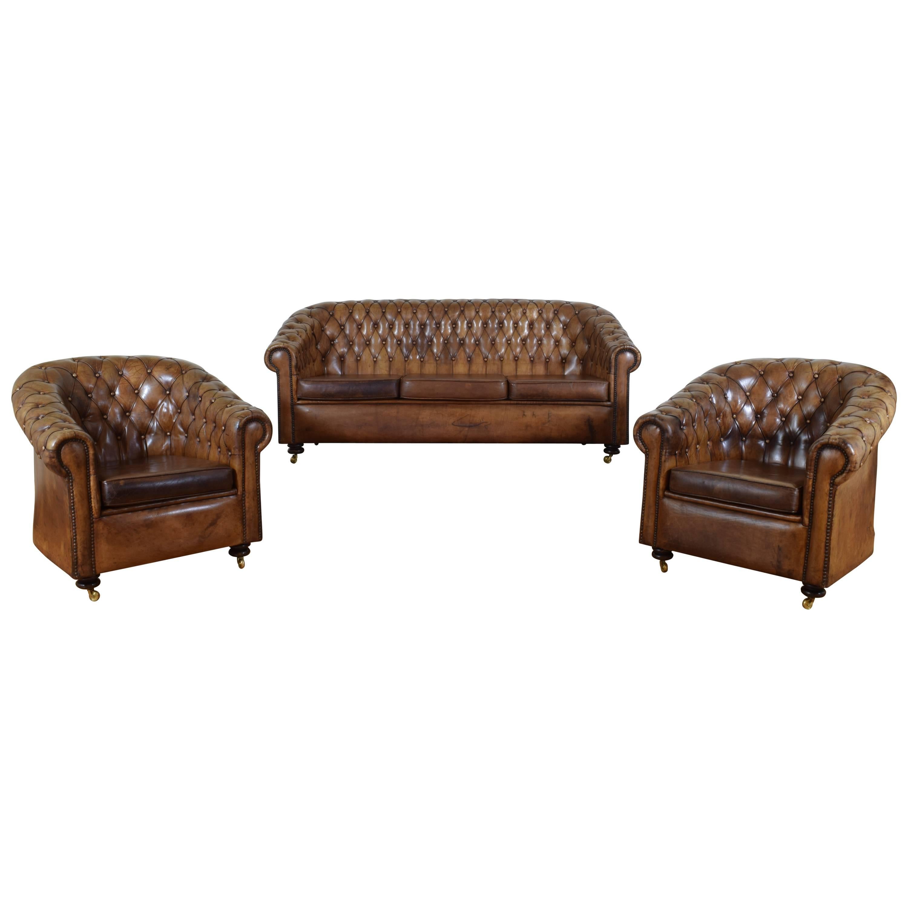 Set of Spanish Tufted Leather Chesterfield Style Seating Furniture, 20th Century