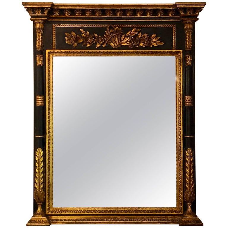 Italian Neoclassical Parcel Paint and Gilt Gold Decorated Carved