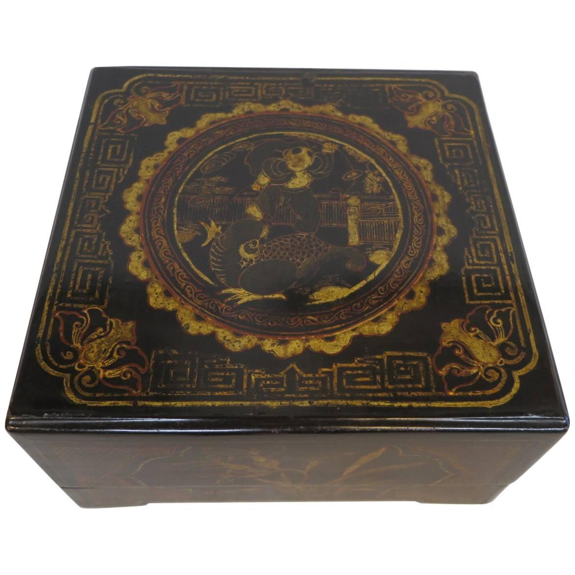 19th Century Chinoiserie Gilt Painted Box For Sale