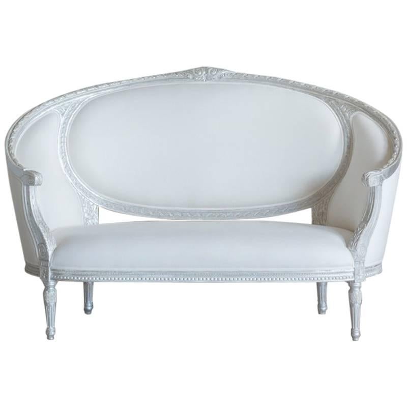 Versailles Canape Sofa in Silver Lea For Sale