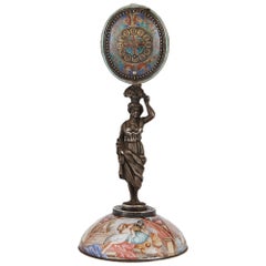 Reloj de mesa vienés antiguo de plata y esmalte