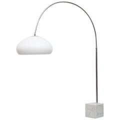 Grande lampe à arc des années 1970 avec base en marbre cubique