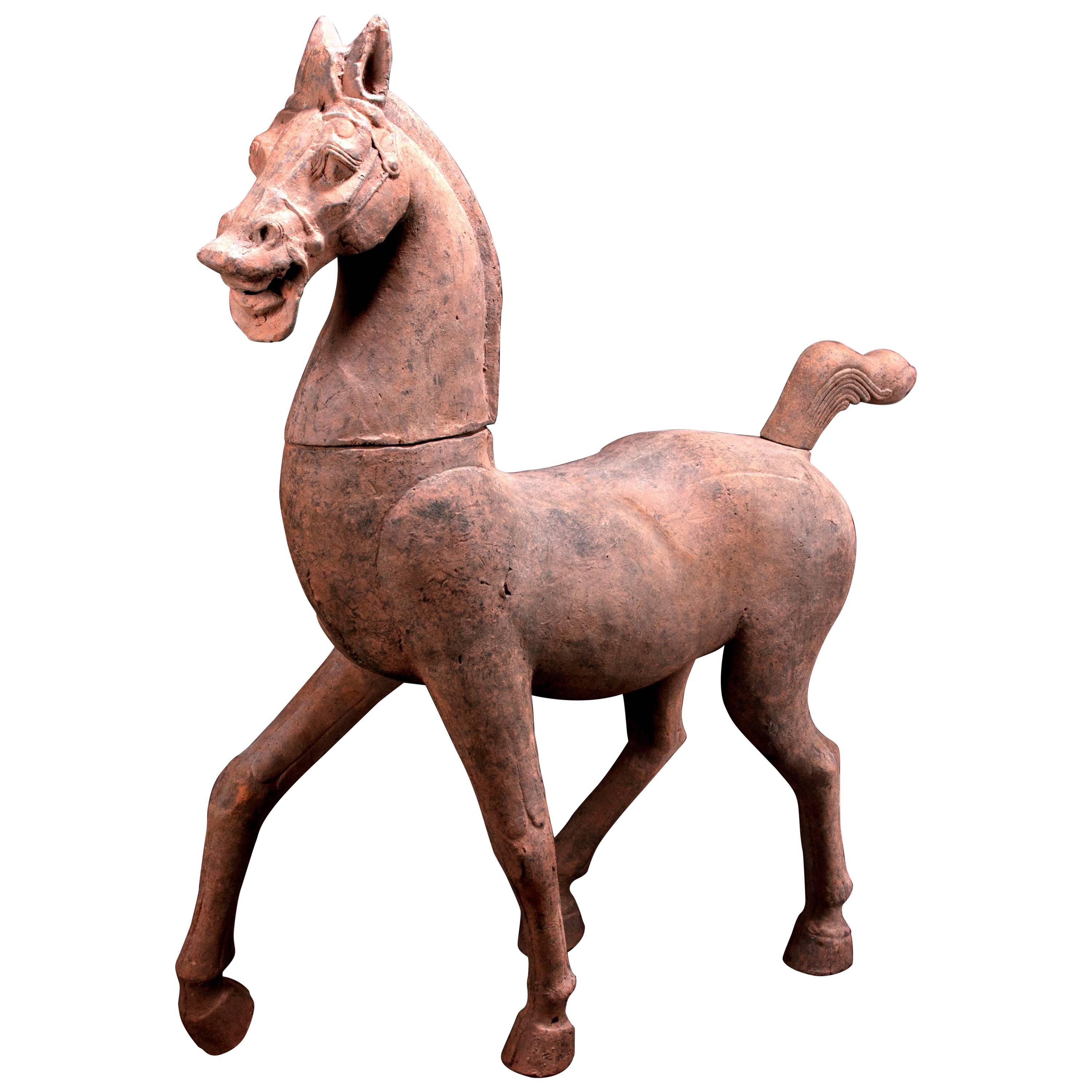 Monumentales Terrakotta-Pferd aus der Han Dynasty - TL-geprüft - China, '206 v. Chr. - 220 n. Chr.'. im Angebot