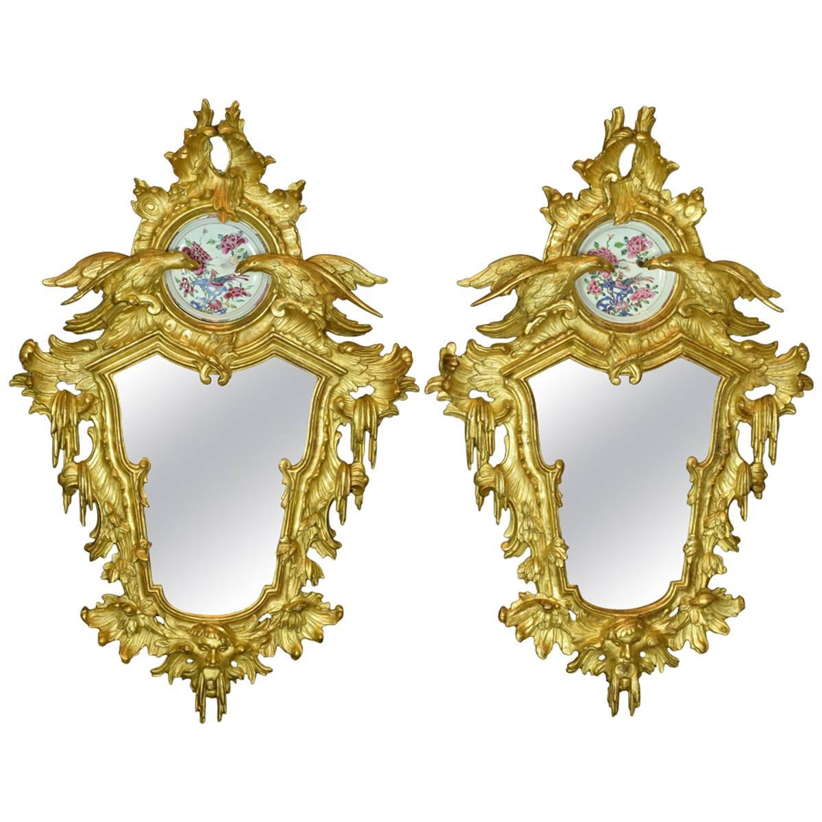 Paire de Miroirs en Bois Doré avec Porcelaine, Rococo, 18ème Siècle
