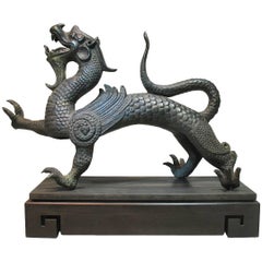 Grand et impressionnant modèle chinois en bronze d'une bête mythique "Bixie"