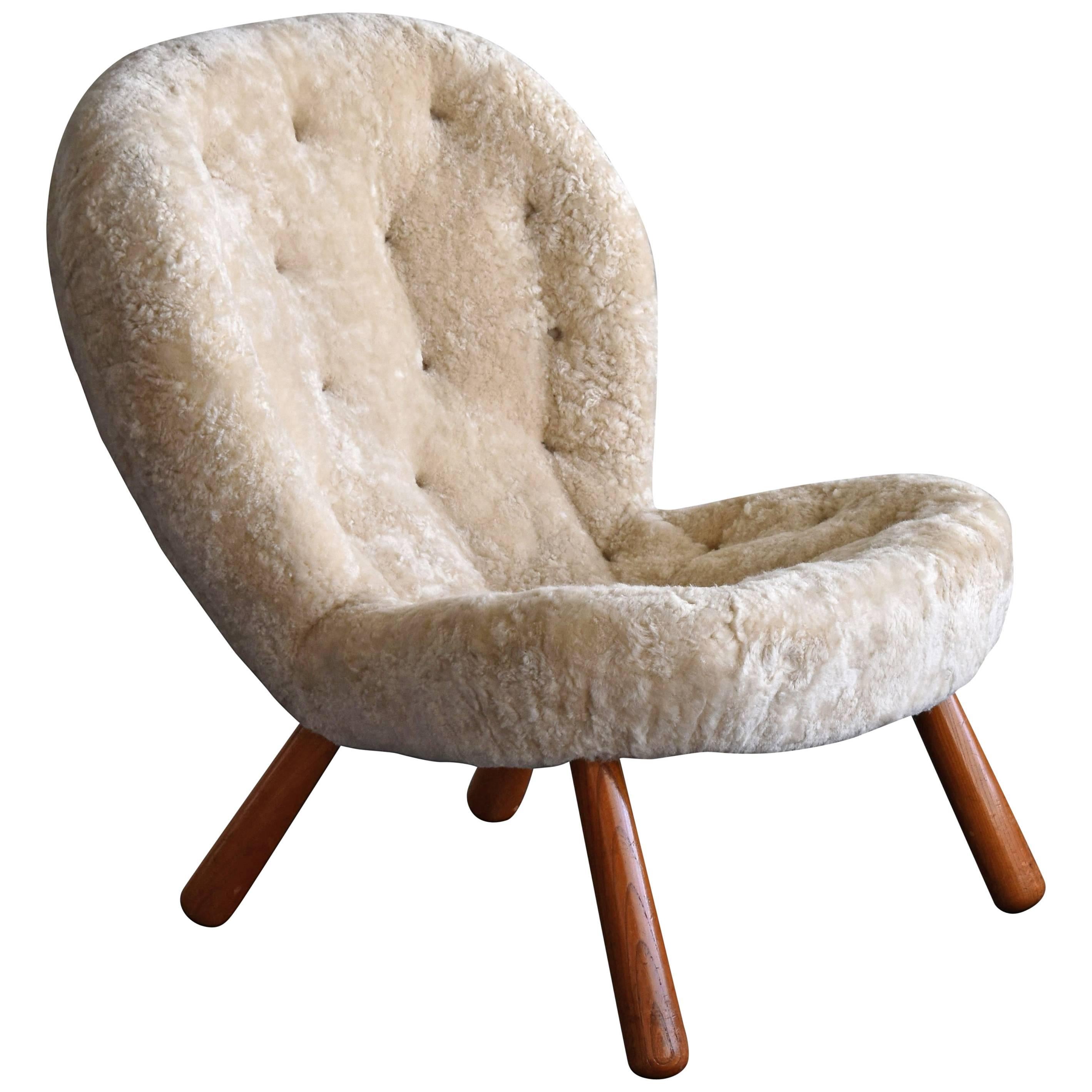 Philip Arctander 'Clam' Lounge Chair, Beige Sheepskin and Beech, 1944