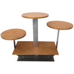 Mesa auxiliar o auxiliar Art Decó cromada y de madera de arce Donald Deskey