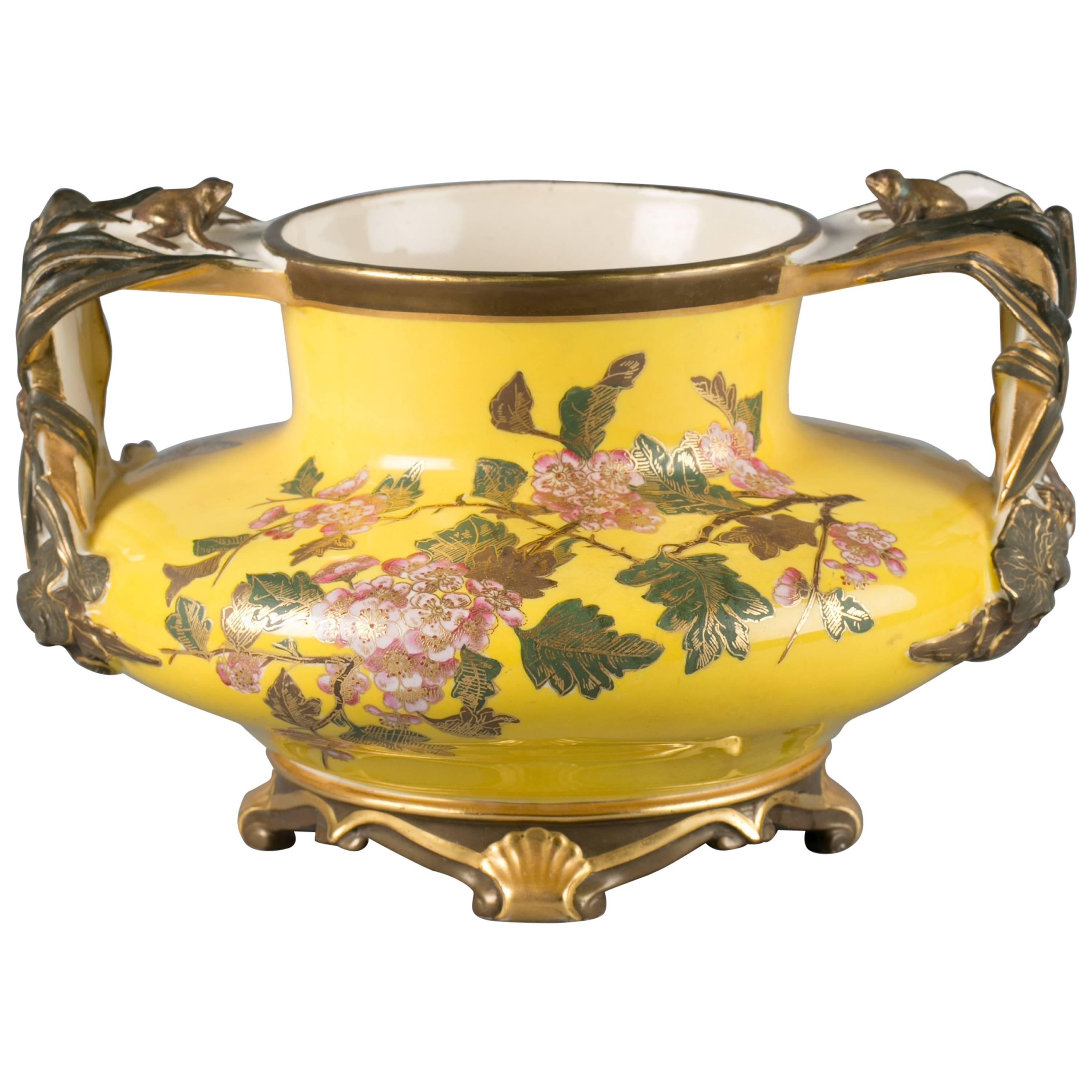 Vase japonais en porcelaine anglaise à fond jaune, Royal Worcester, daté de 1883