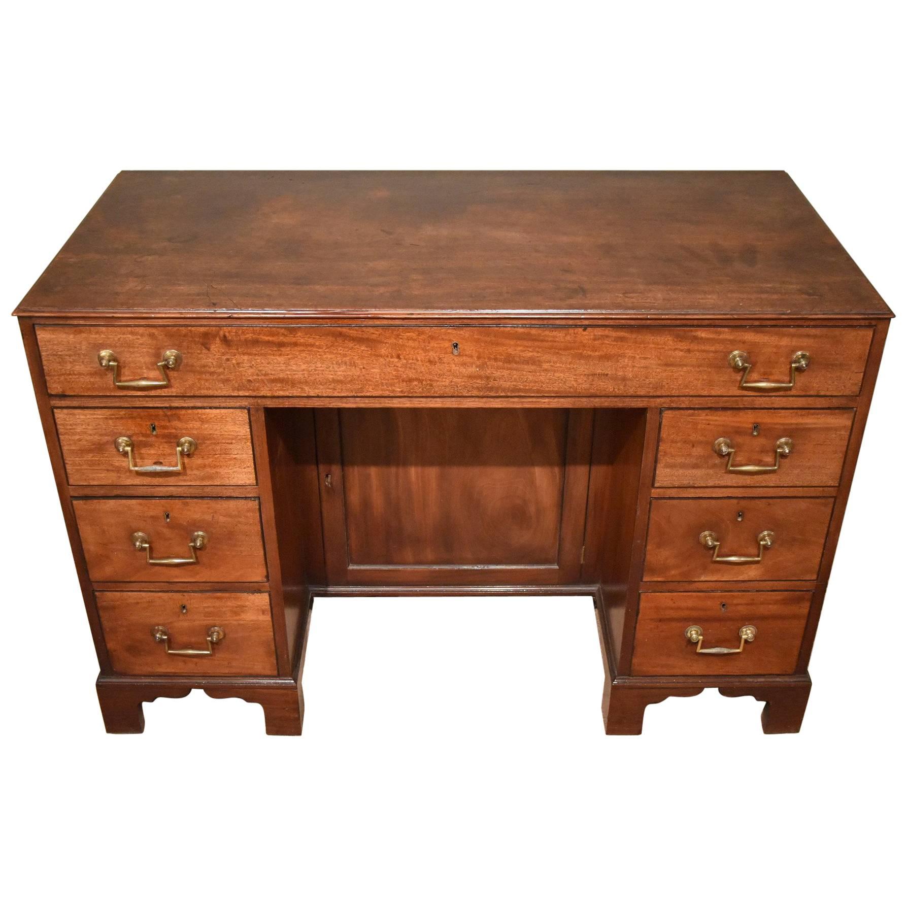 Good Regency Period Mahogany Kneehole Desk For Sale