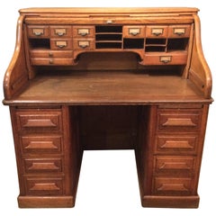 Antique Masculine 19th Century Big and Roomy Roll Top Desk