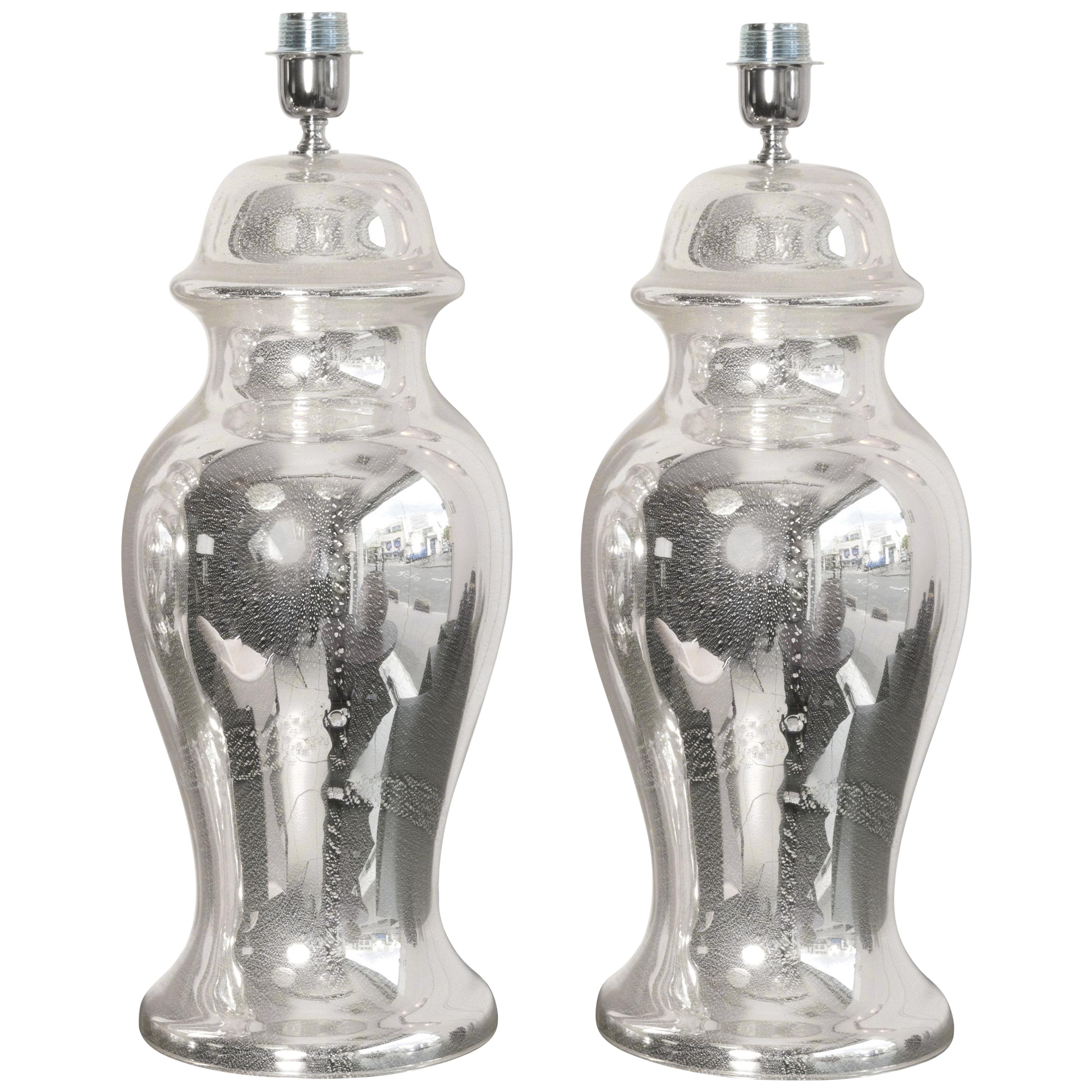 Paar Tischlampen aus silbernem Eglomisiertem Glas