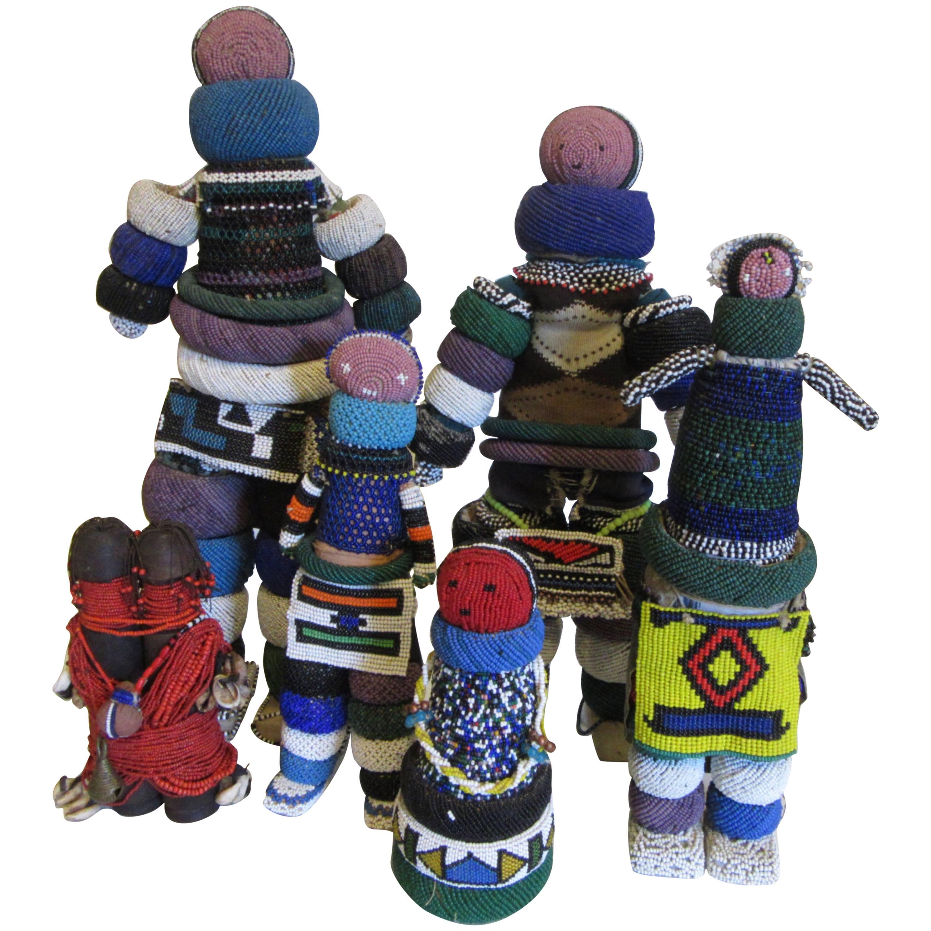 Kollektion von Ndebele-Filzility-Puppen