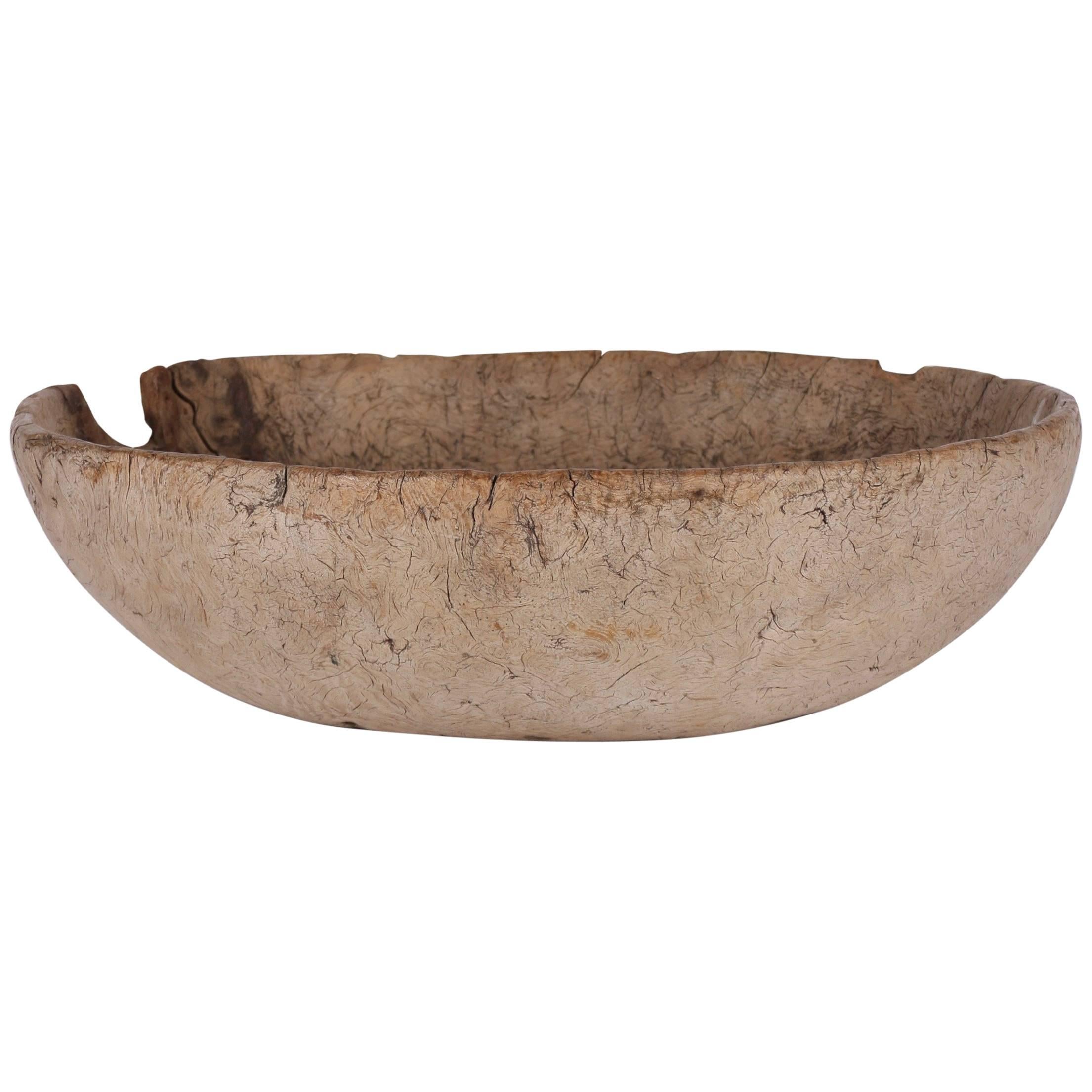 Early 19th Century Swedish Bowl in Bleached Root Wood For Sale