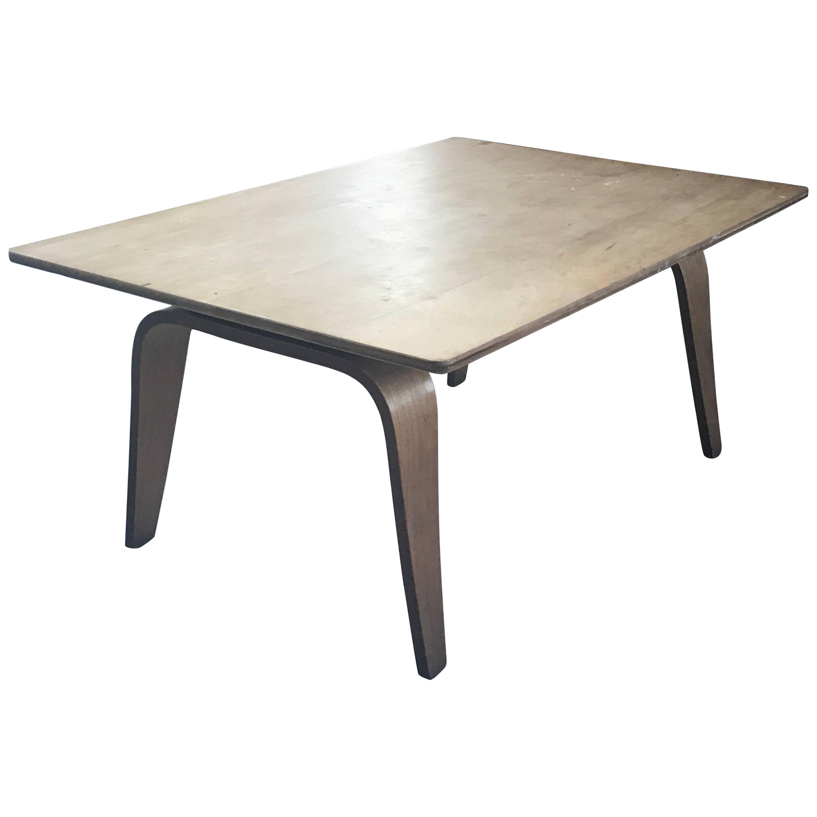 Early Charles and Ray Eames Herman Miller Evans Otw Ctw Plywood Coffee Table For Sale