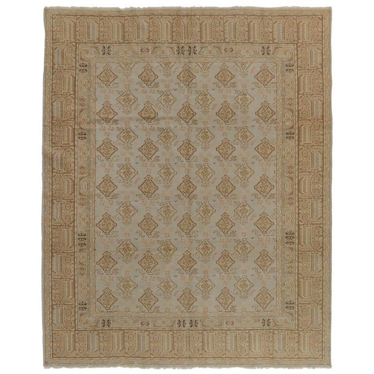Transitional Euro Design Rug For Sale at 1stDibs