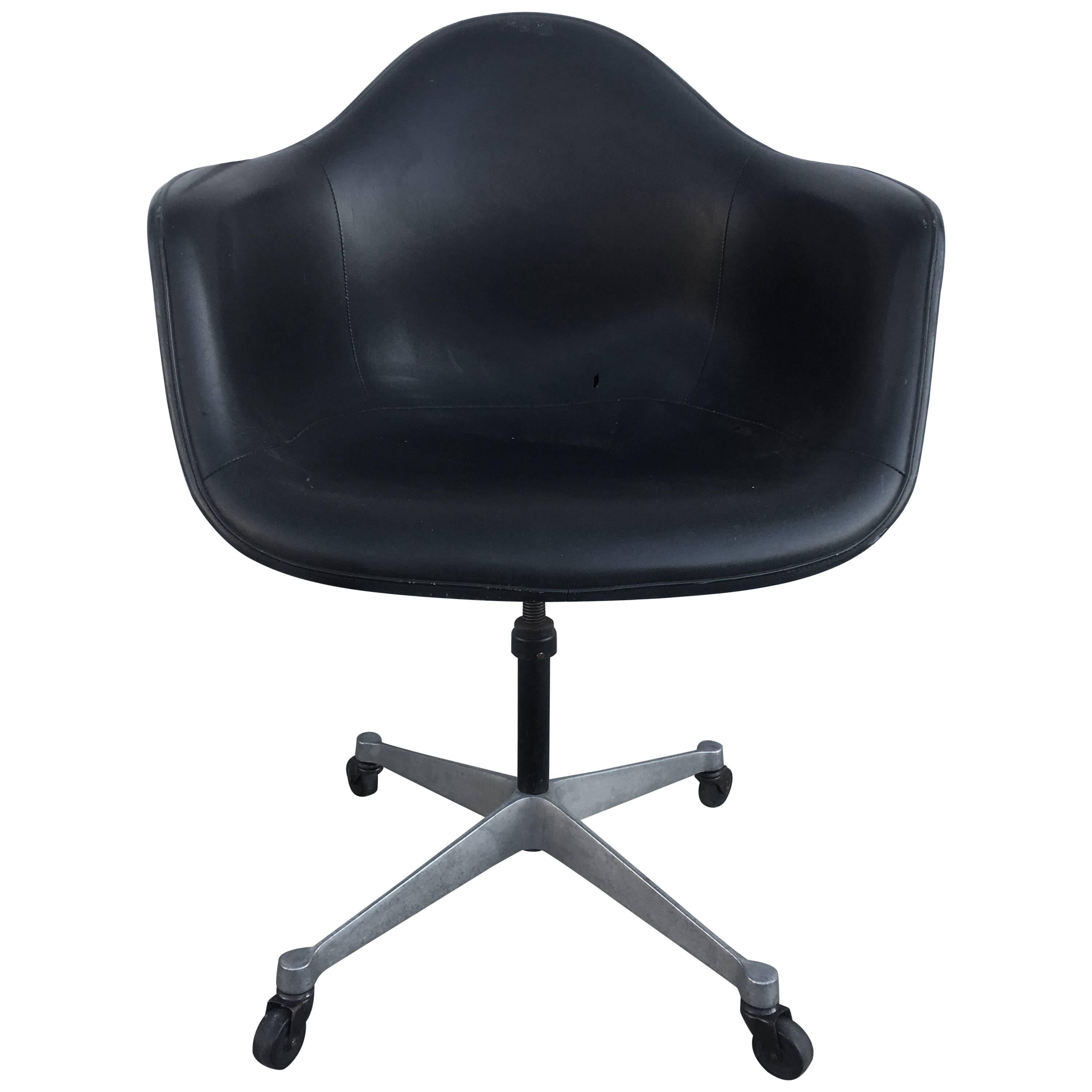 Herman Miller Eames Swivel Armchair