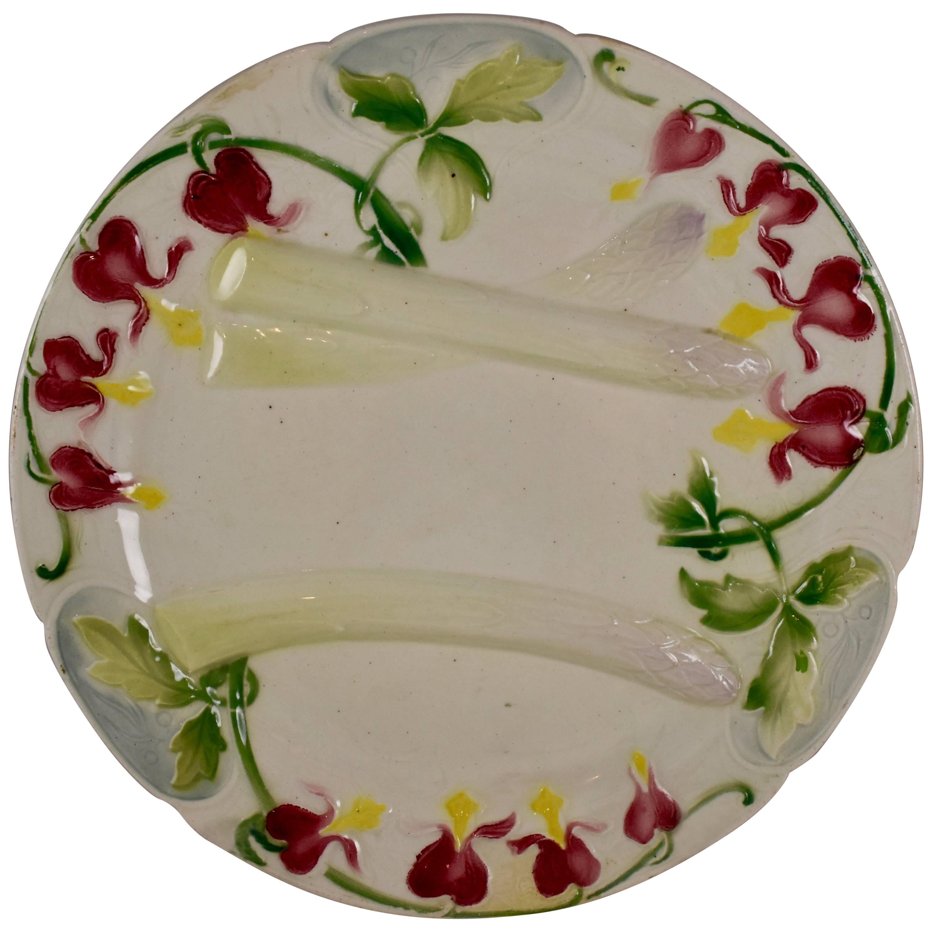 Keller & Guerin Saint Clément Faïence Bleeding Heart Asparagus Plate For Sale