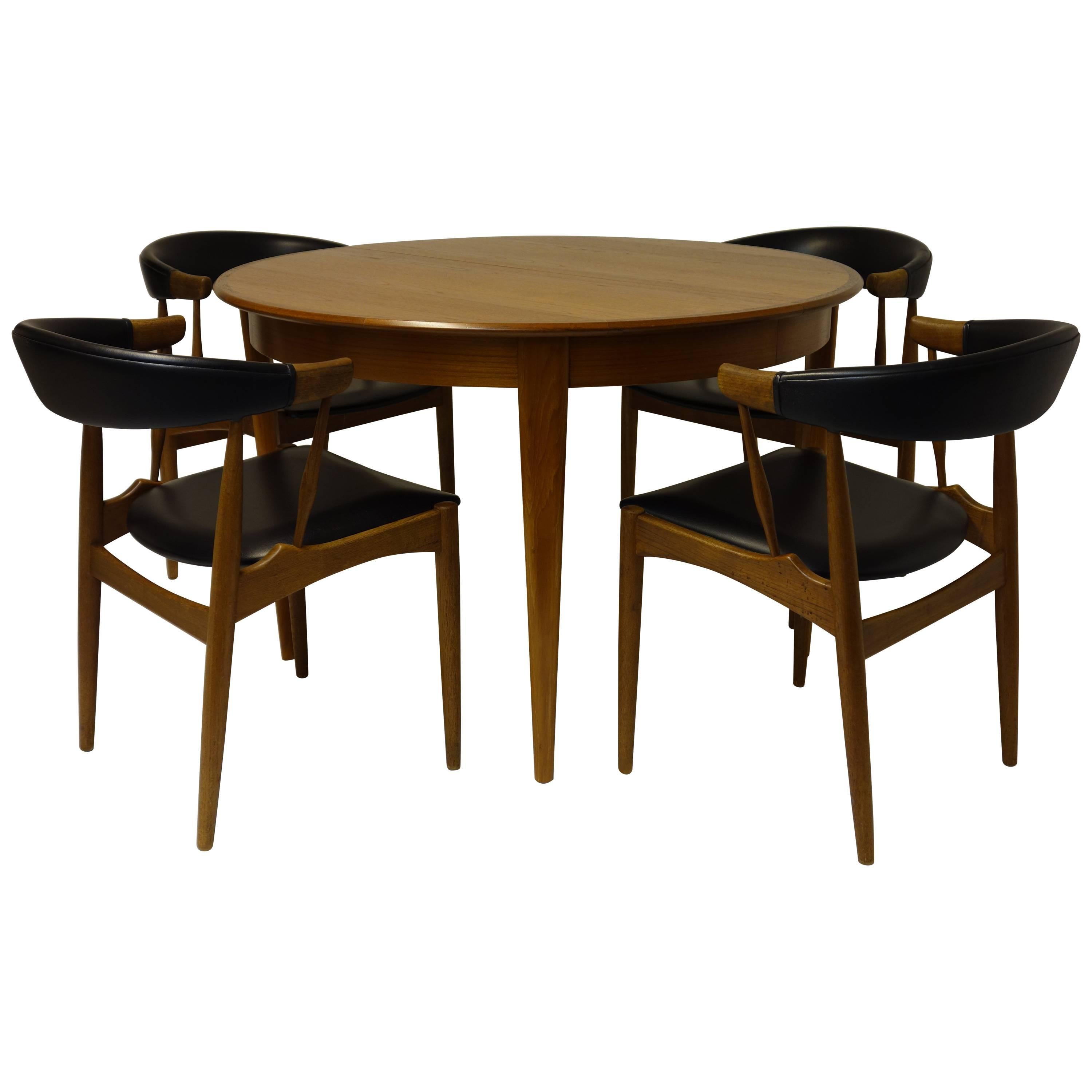 Dining-Set Design Johannes Andersen, Chairs, Table, Denmark, Teakwood, Leather For Sale