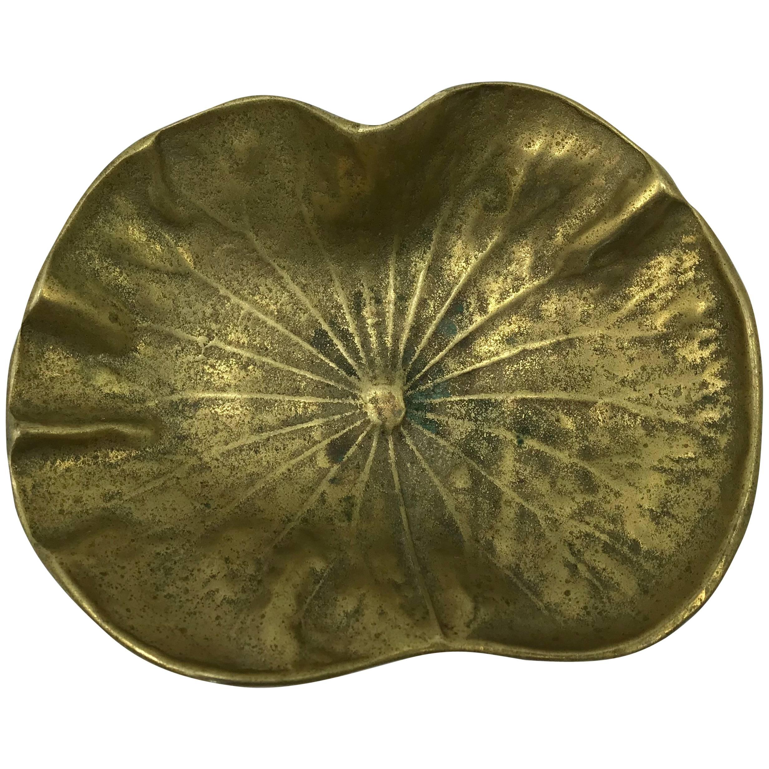 1940s Virginia Metalcrafters Brass Lotus Leaf Dish For Sale