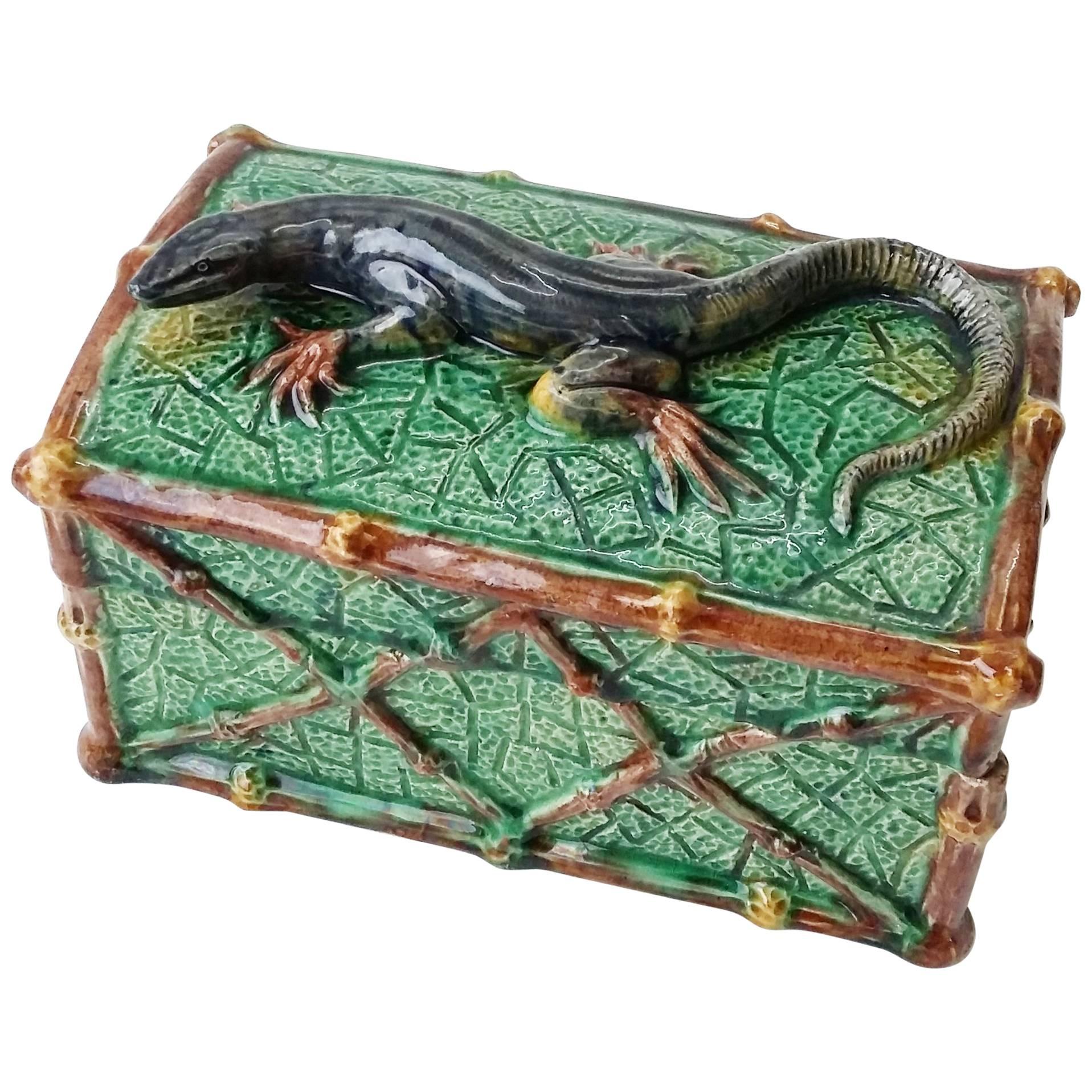 Majolica Palissy Lizard Box Saint Honore Les Bains, circa 1880 For Sale