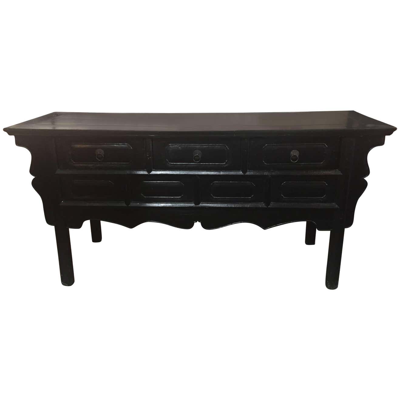 Table console chinoise du XVIIIe siècle sur Table console chinoise du XVIIIe siècle sur