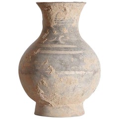 Vase aus der Han-Dynastie mit Verzierungen