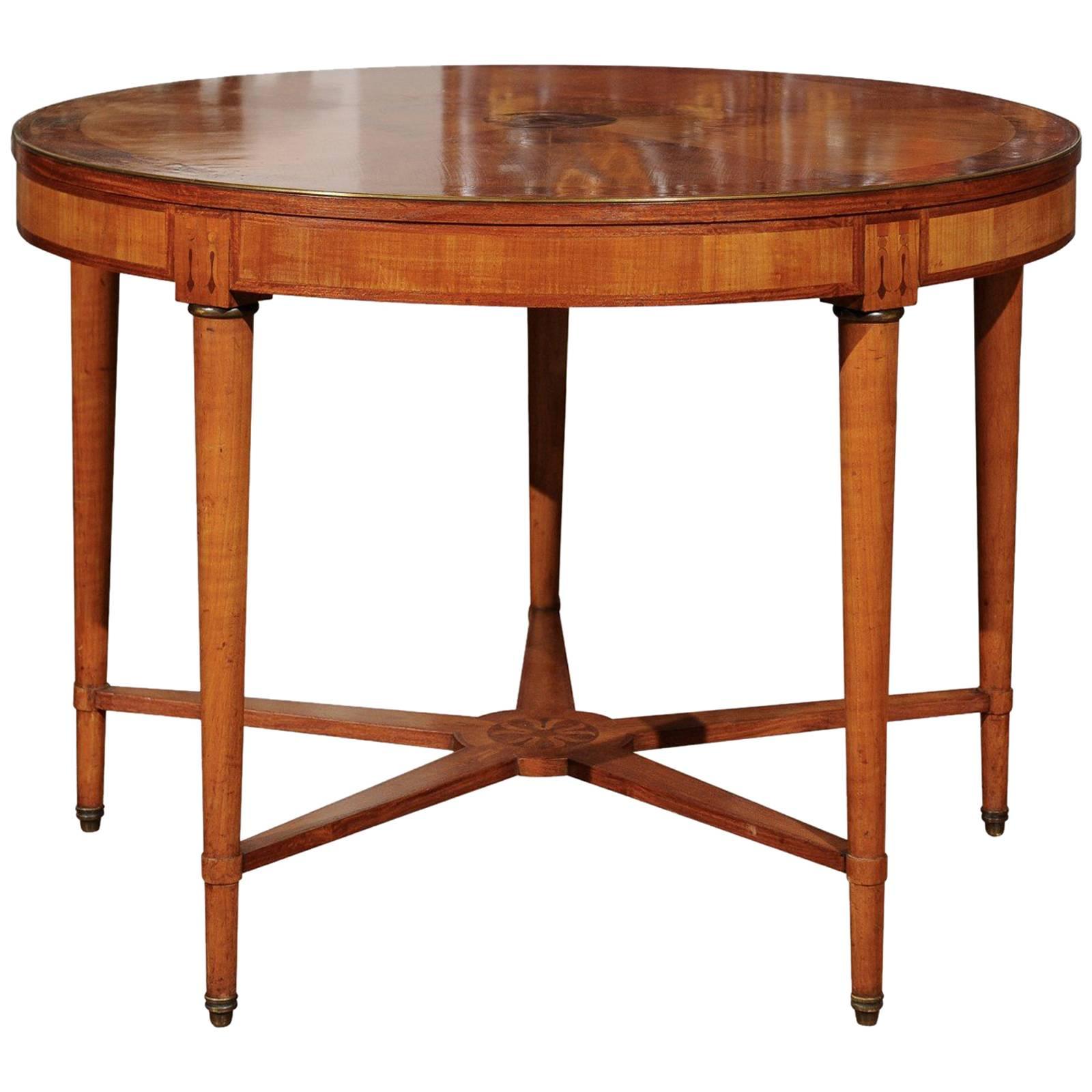 French 1880s Round Burl Walnut Inlaid Table with Star-Shaped Cross Stretcher