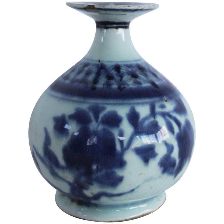 Chinese Blue and White Ceramic Bud Vase at 1stDibs