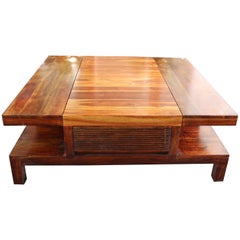 Quadratischer Tisch aus exotischem Holz des 20. Jahrhunderts mit zwei seitlichen Schubladen