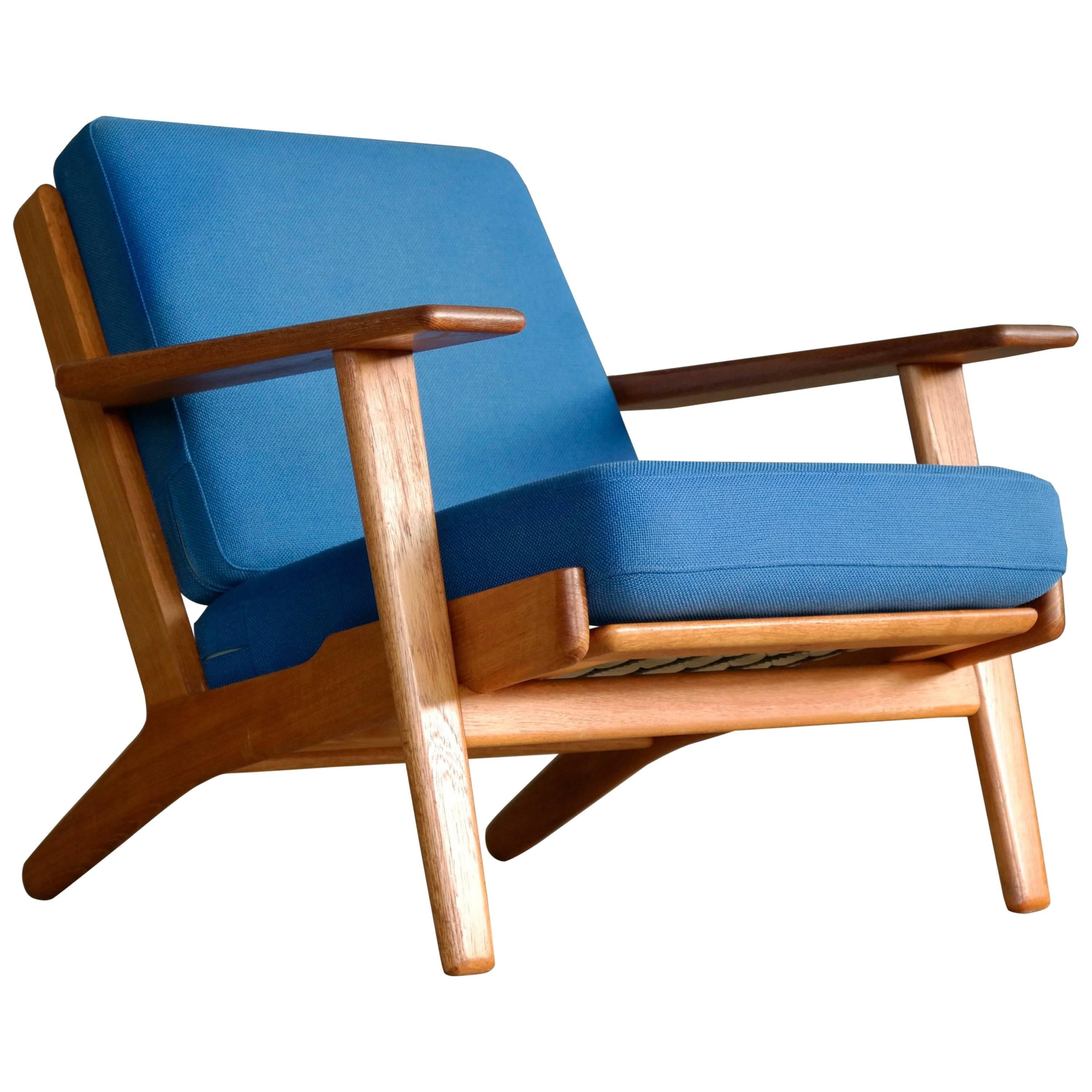 Hans Wegner Low Back Lounge Chair Model GE-290 in Oak and Wool for GETAMA