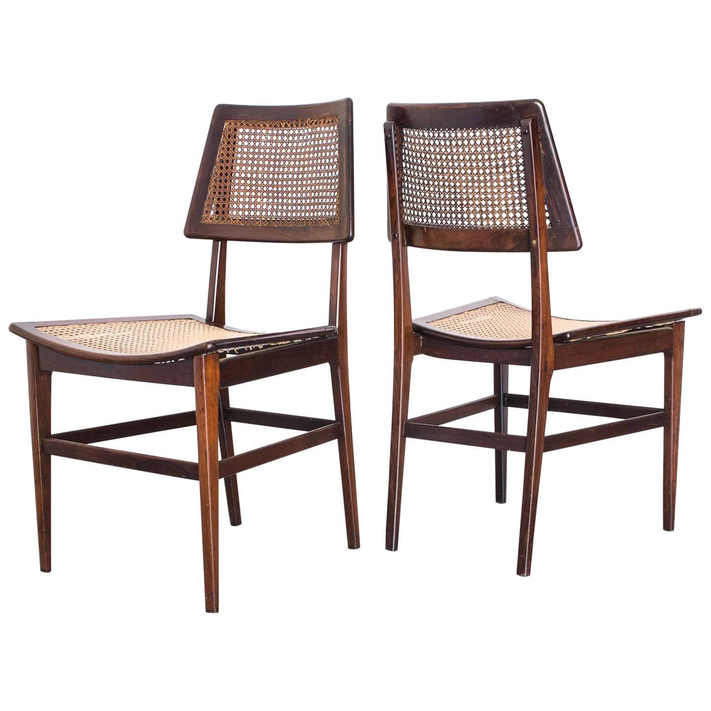 1960s Pair of "Curved Seat" Chairs in Rosewood by Joaquim Tenreiro, Brazil