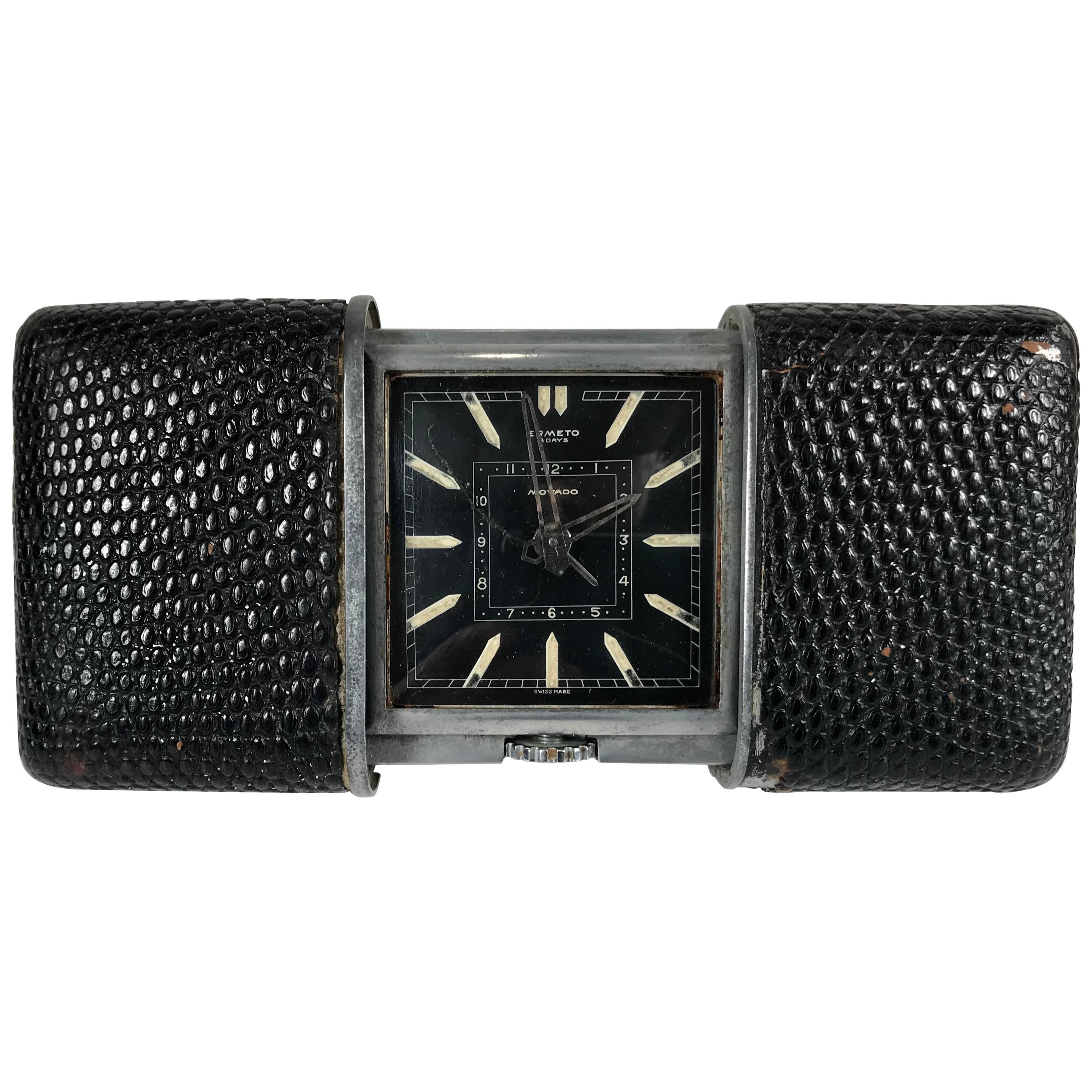 Horloge de voyage Movado Ermeto for Hermes en cuir et acier, cadran noir en vente