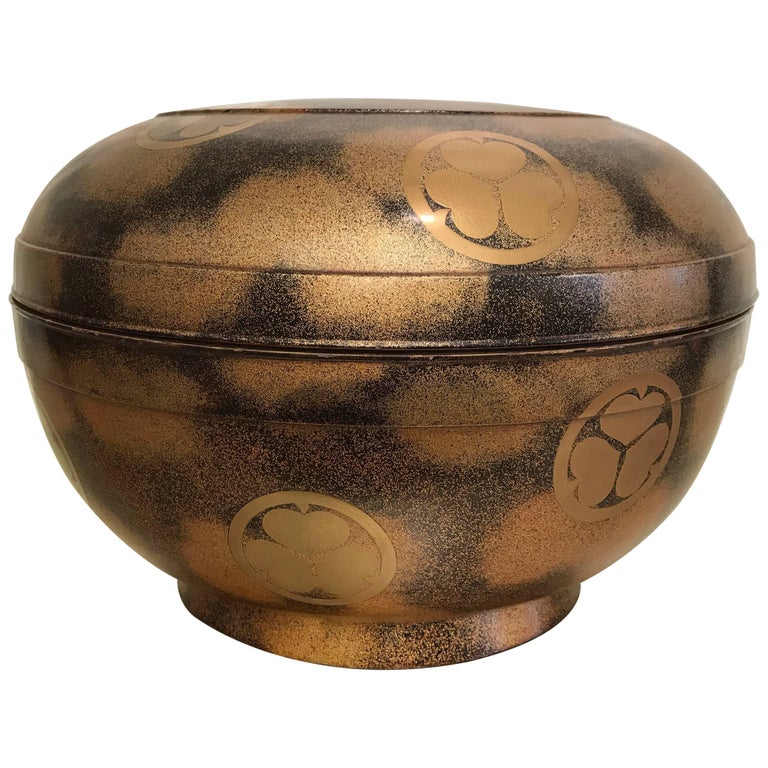 Large Japanese Lacquer Box For Sale at 1stDibs
