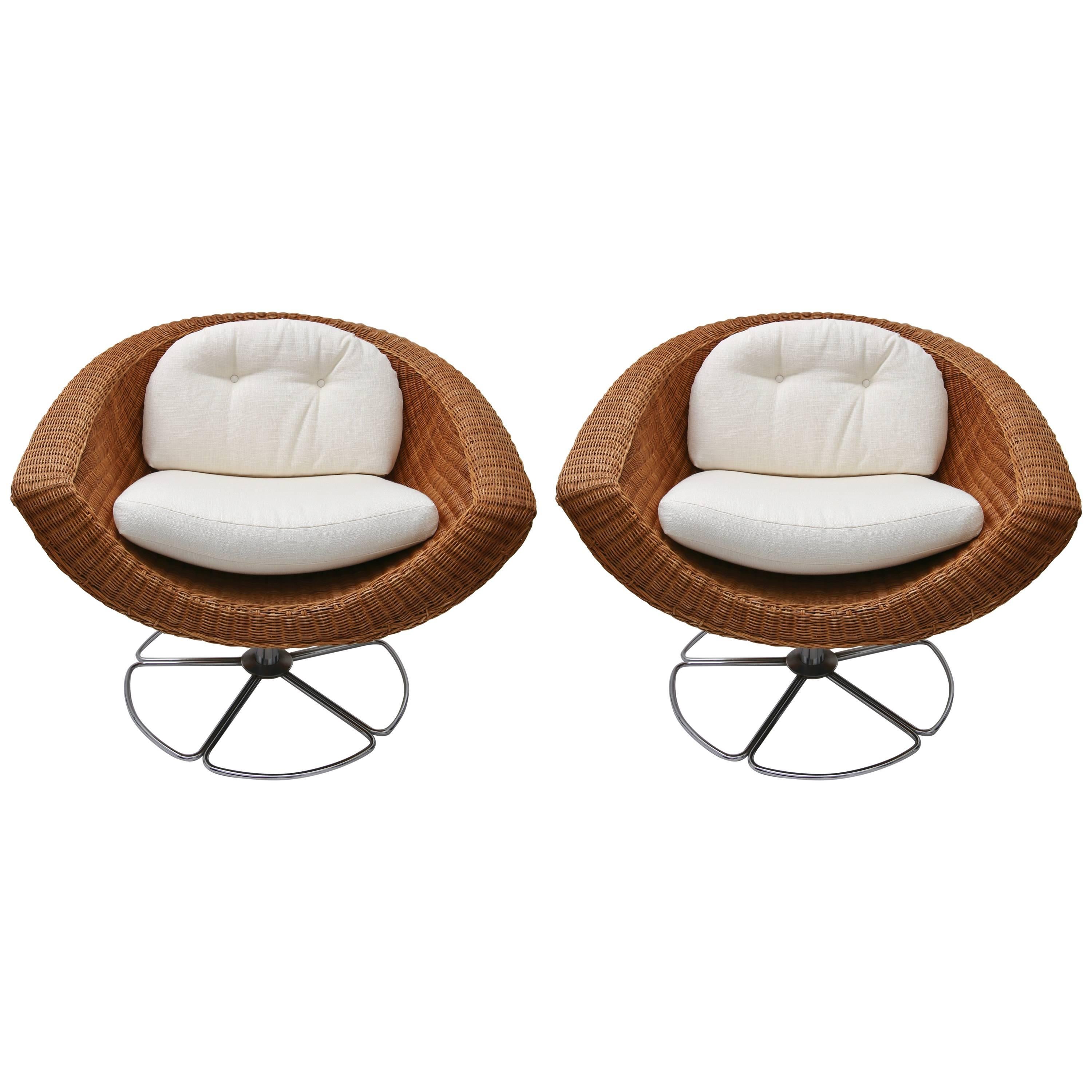 Pair of Bohemian Swivel Chairs in Woven Wicker and Polished Chrome