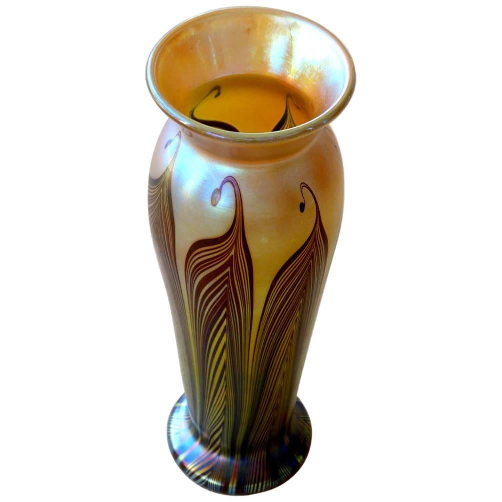 Pulled Feather Art Glass Vase by Lundberg Studios For Sale