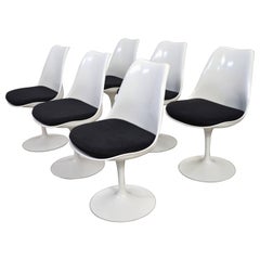 Set of Six Eero Saarinen Tulip Dining Chairs for Knoll