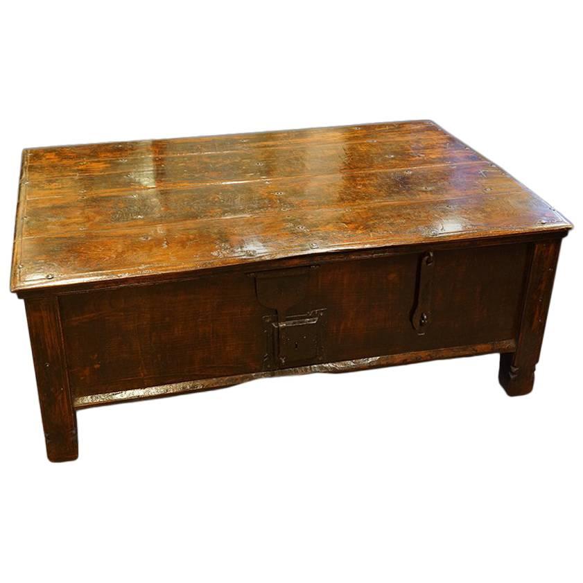 Antique Colonial Hardwood Large Coffee Table Trunk