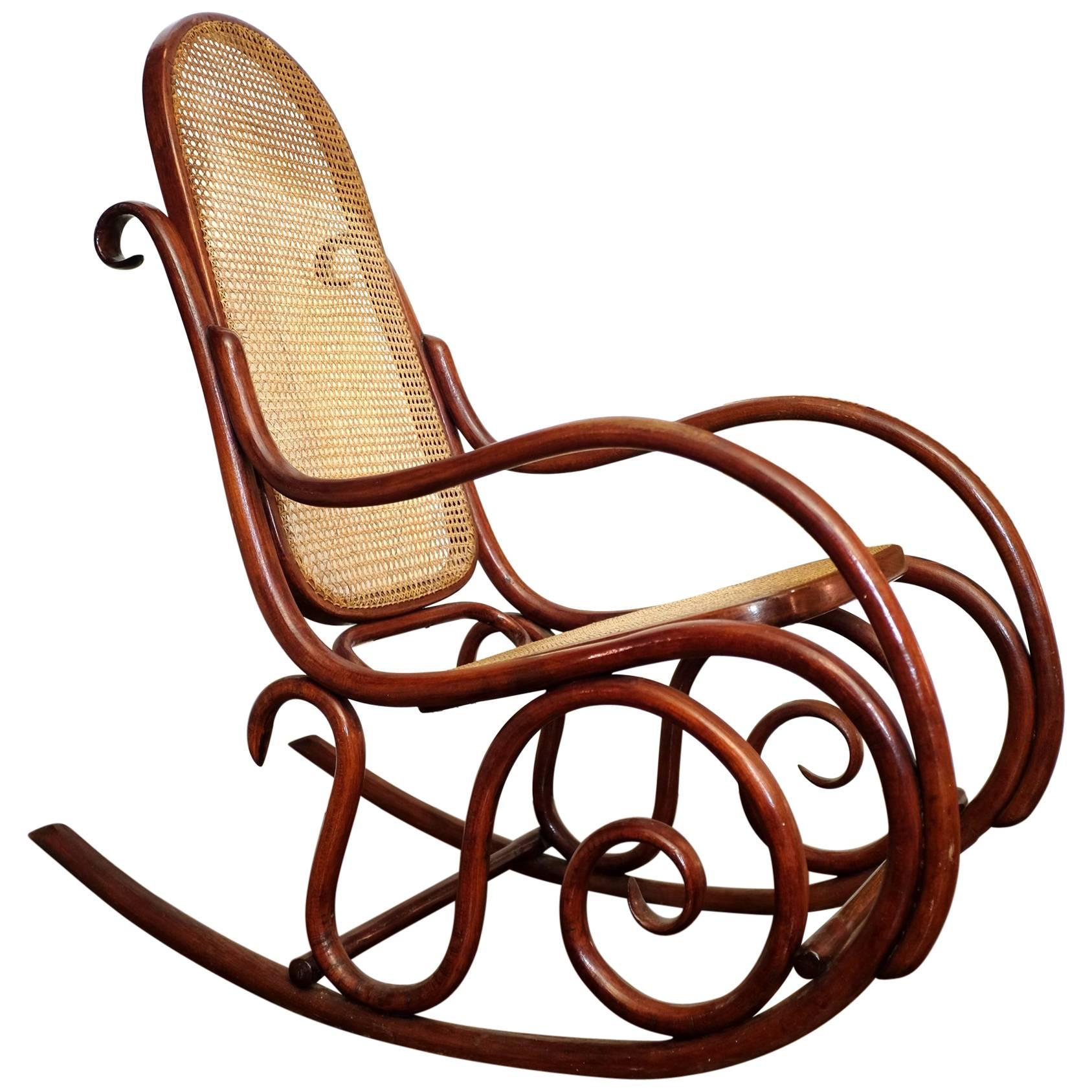 Thonet No.10 Rocking Chair in Bentwood and Cane