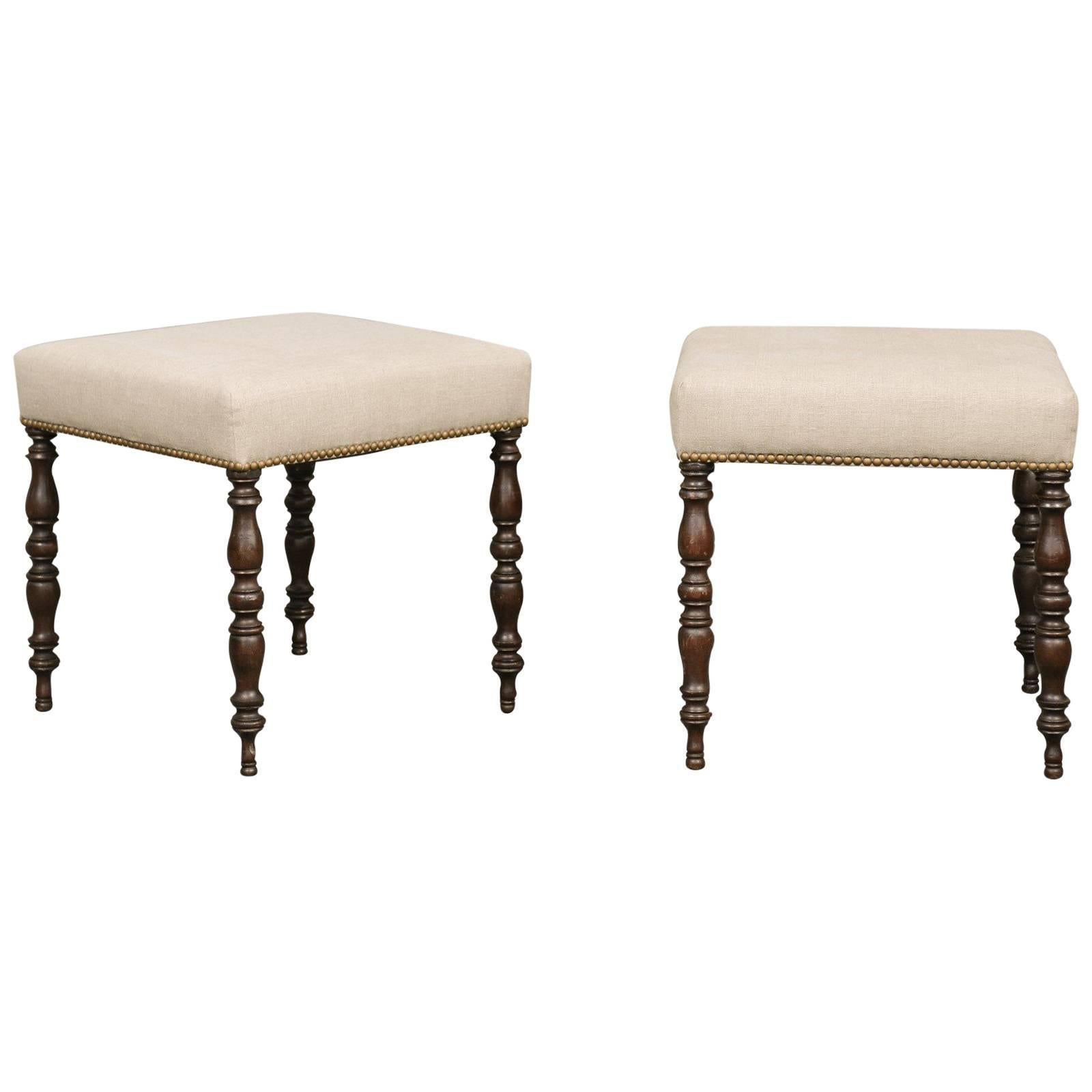 Pair of English, 1880s Walnut Stools with Turned Legs and Linen Upholstery