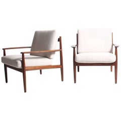 Pair of Lounge Chairs in Rosewood by Grete Jalk