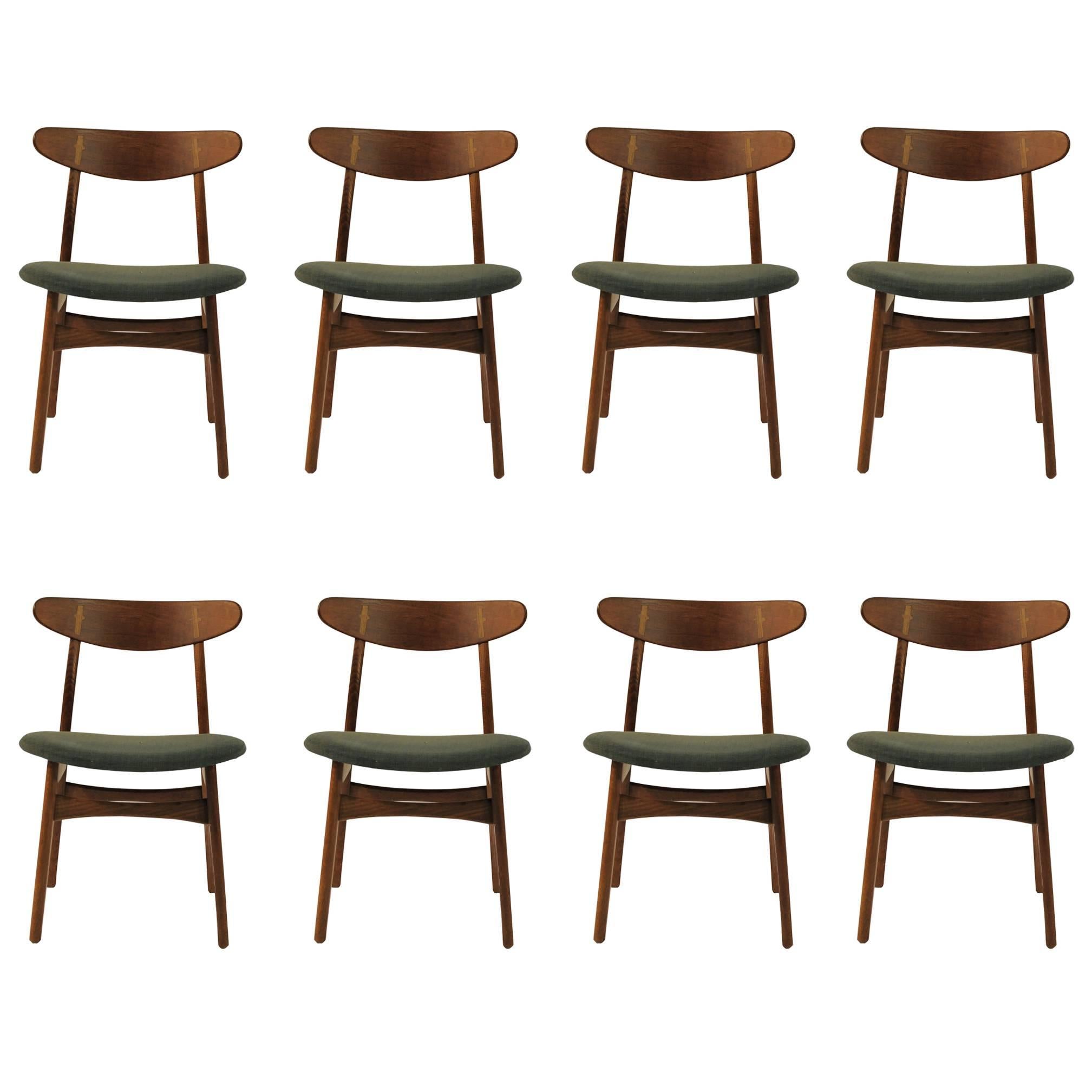 1950s Set of Eight Hans Wegner Dining Chairs CH30 in Oak, Teak and Green Fabric