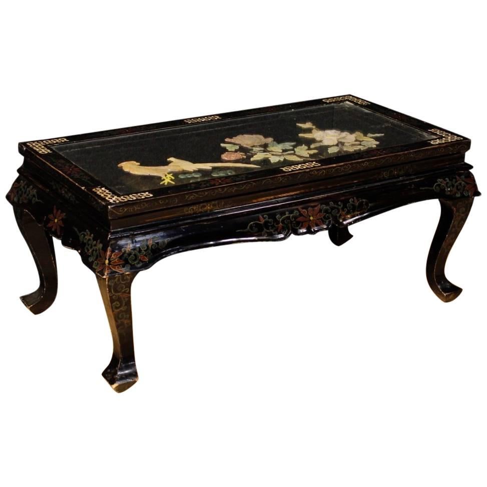 French Black Coffee Table in Lacquered and Painted Chinoiserie Wood 20th Century